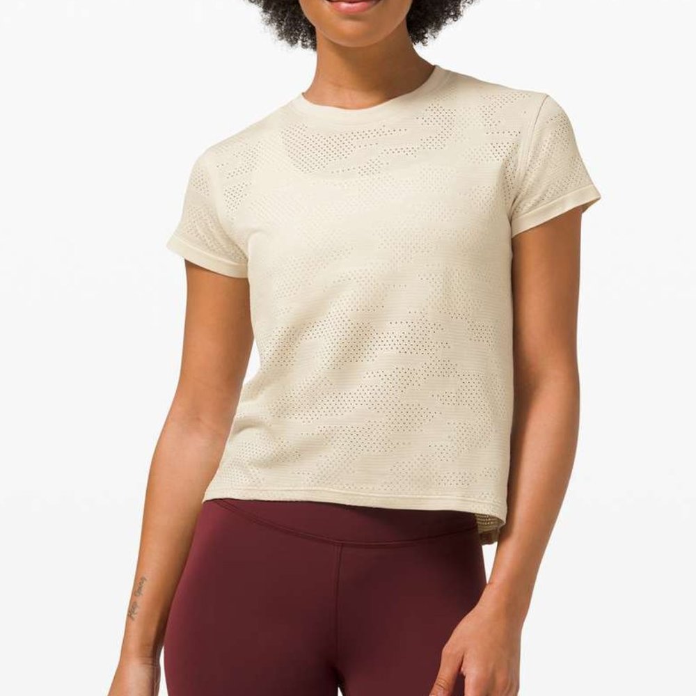 Lululemon TRAIN TO BE SHORT SLEEVE CAMO Dot Camo White Opal 4